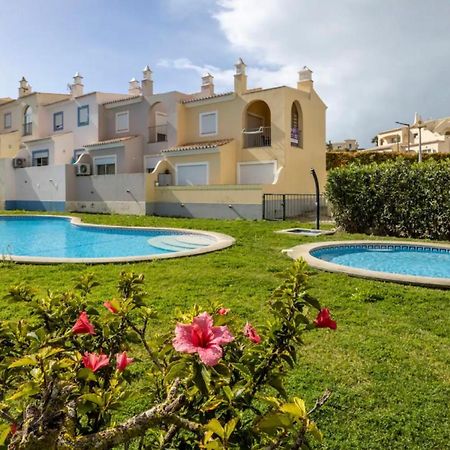 Casa Claudia - Cond Atalaia Villa Lagos Exterior photo